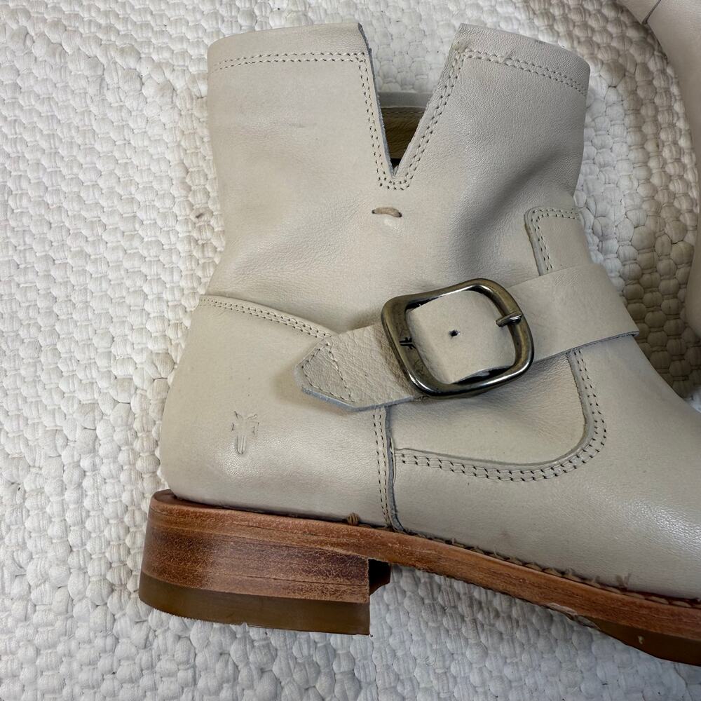 NEW FRYE Veronica Moto Boots Women’s Size 7 White Leather Buckle Booties $278 - Picture 4 of 7